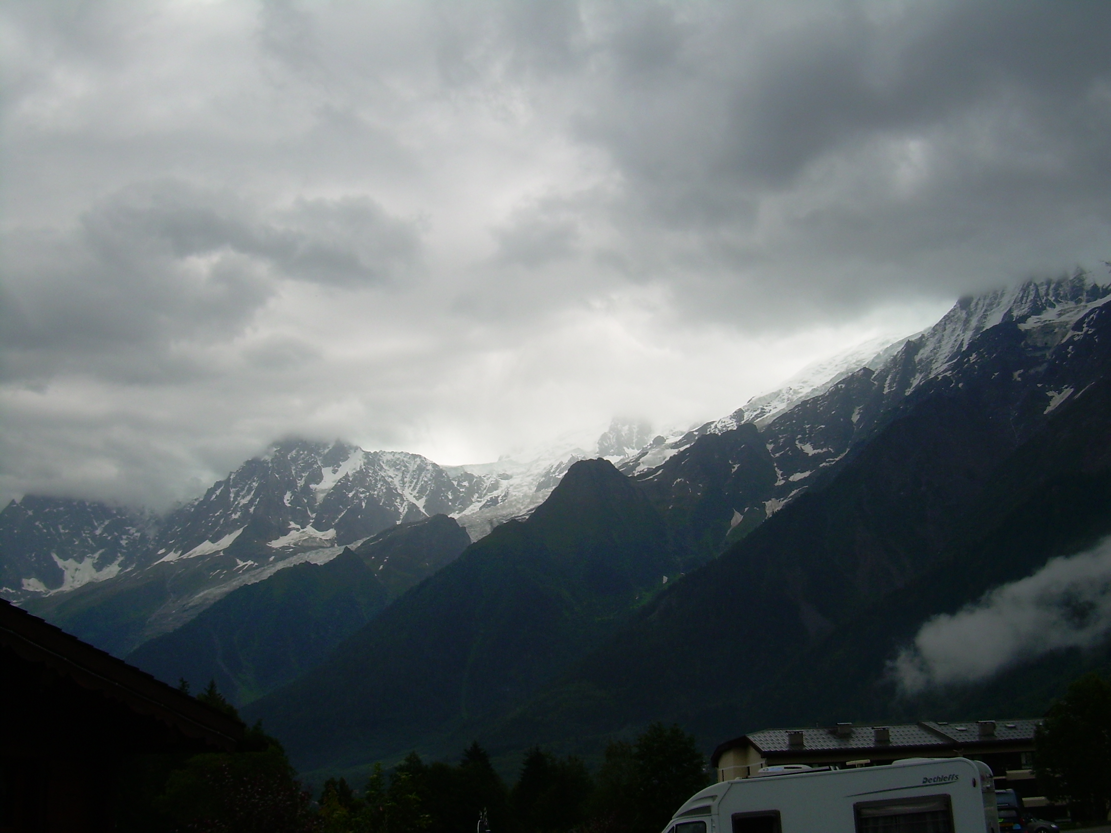 Chamonix valley on arrival.JPG